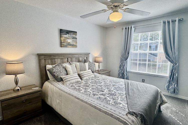 Double Bath adjoining Queen Bedroom